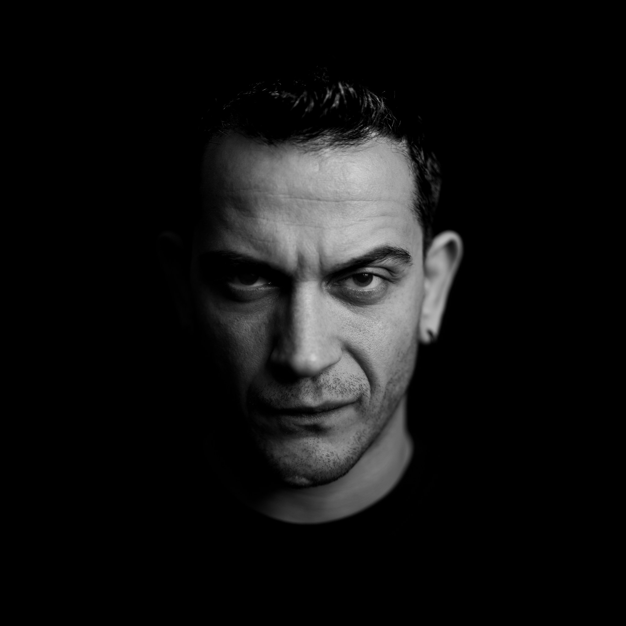 Ve al perfil de Christozov