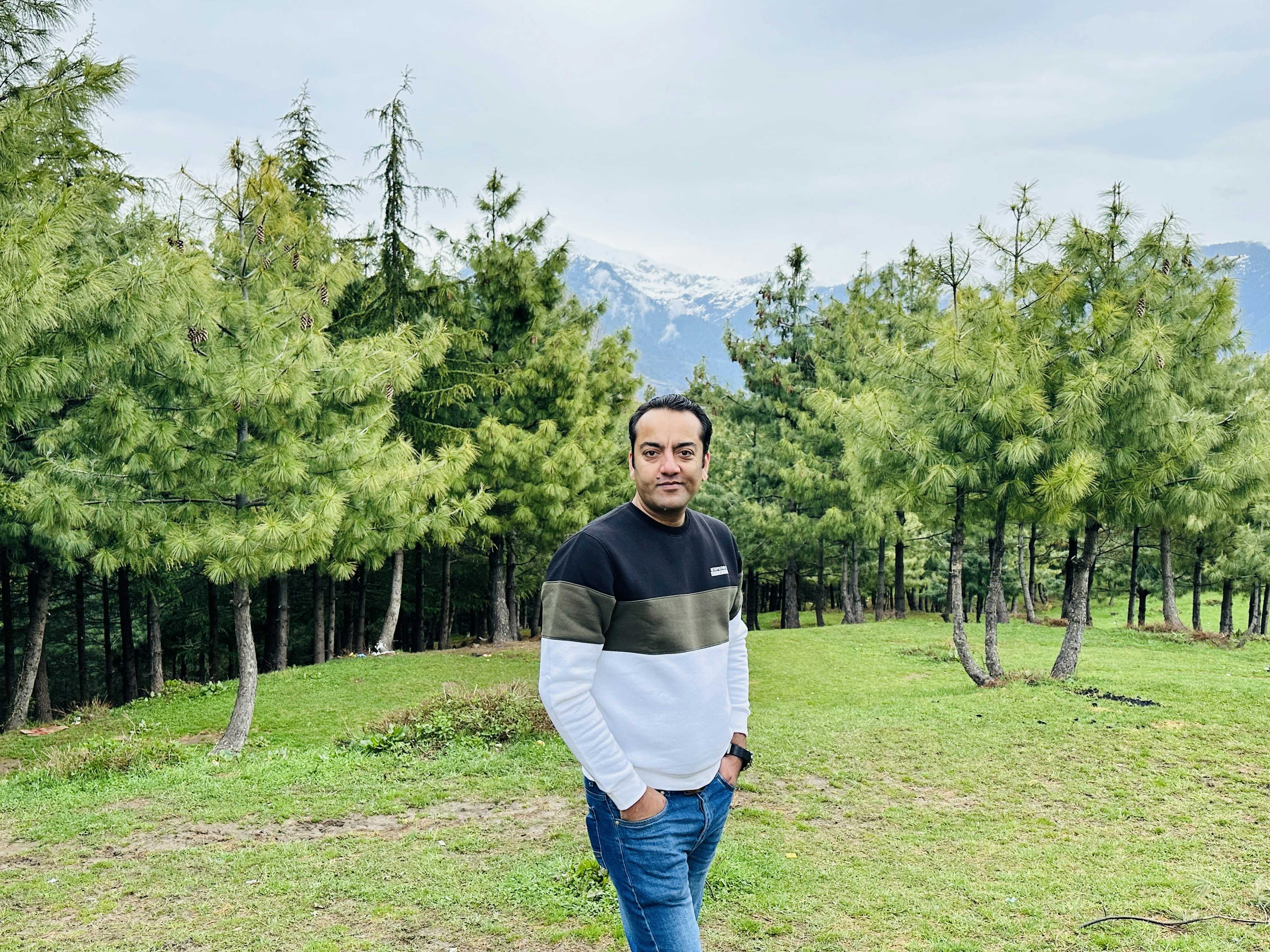 Ve al perfil de Salman Hashmi