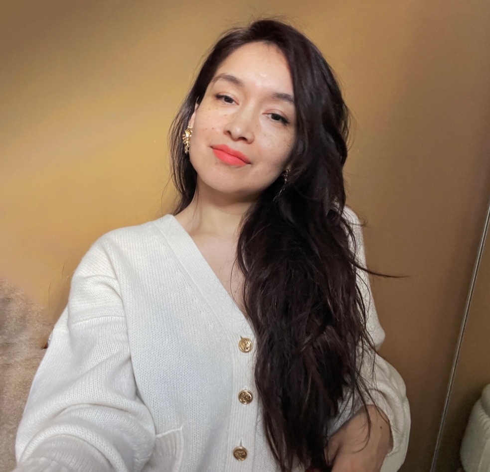 Ve al perfil de Erika Zhuravskiy