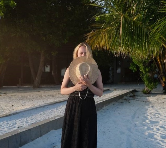 Go to El S's profile