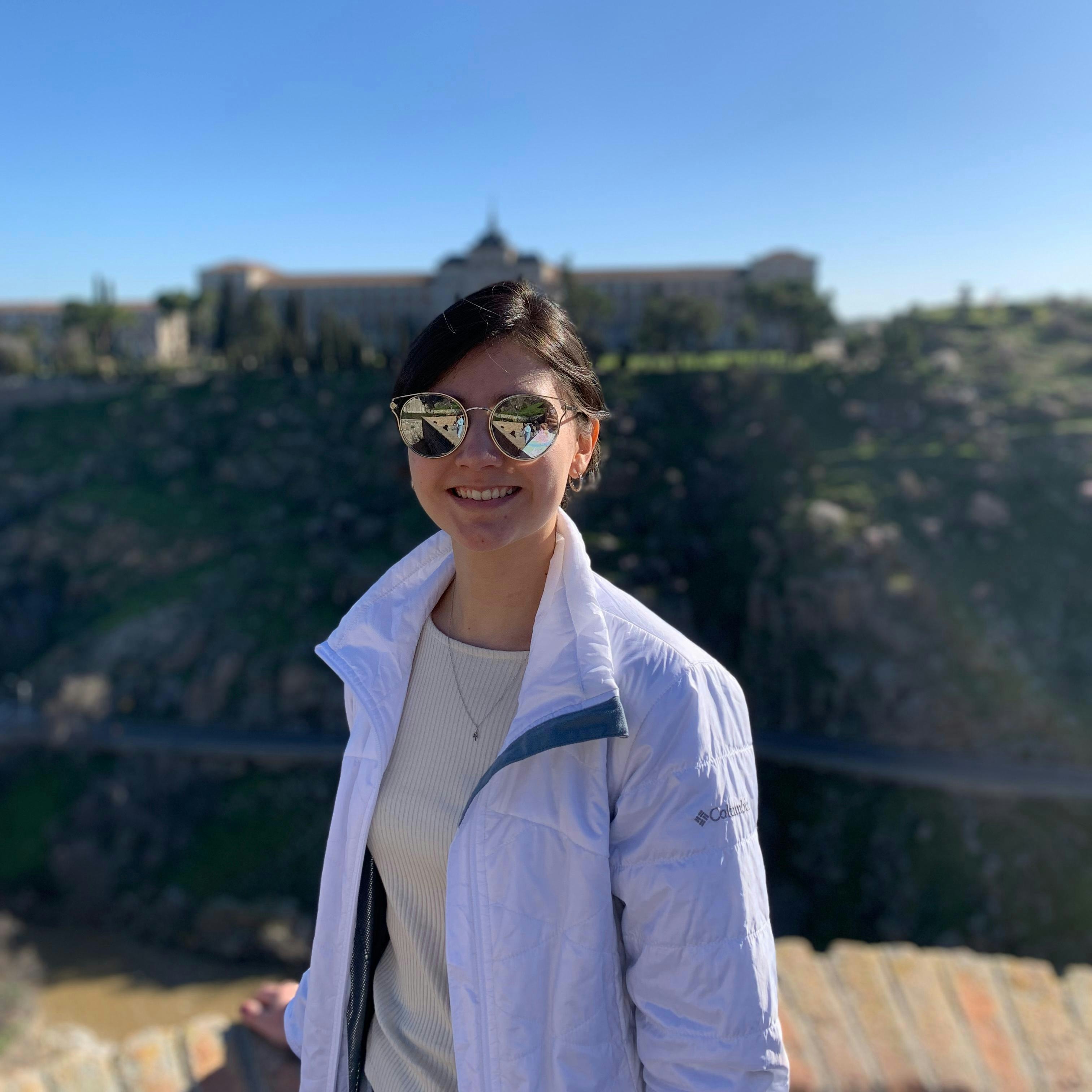 Ve al perfil de Mónica Solís