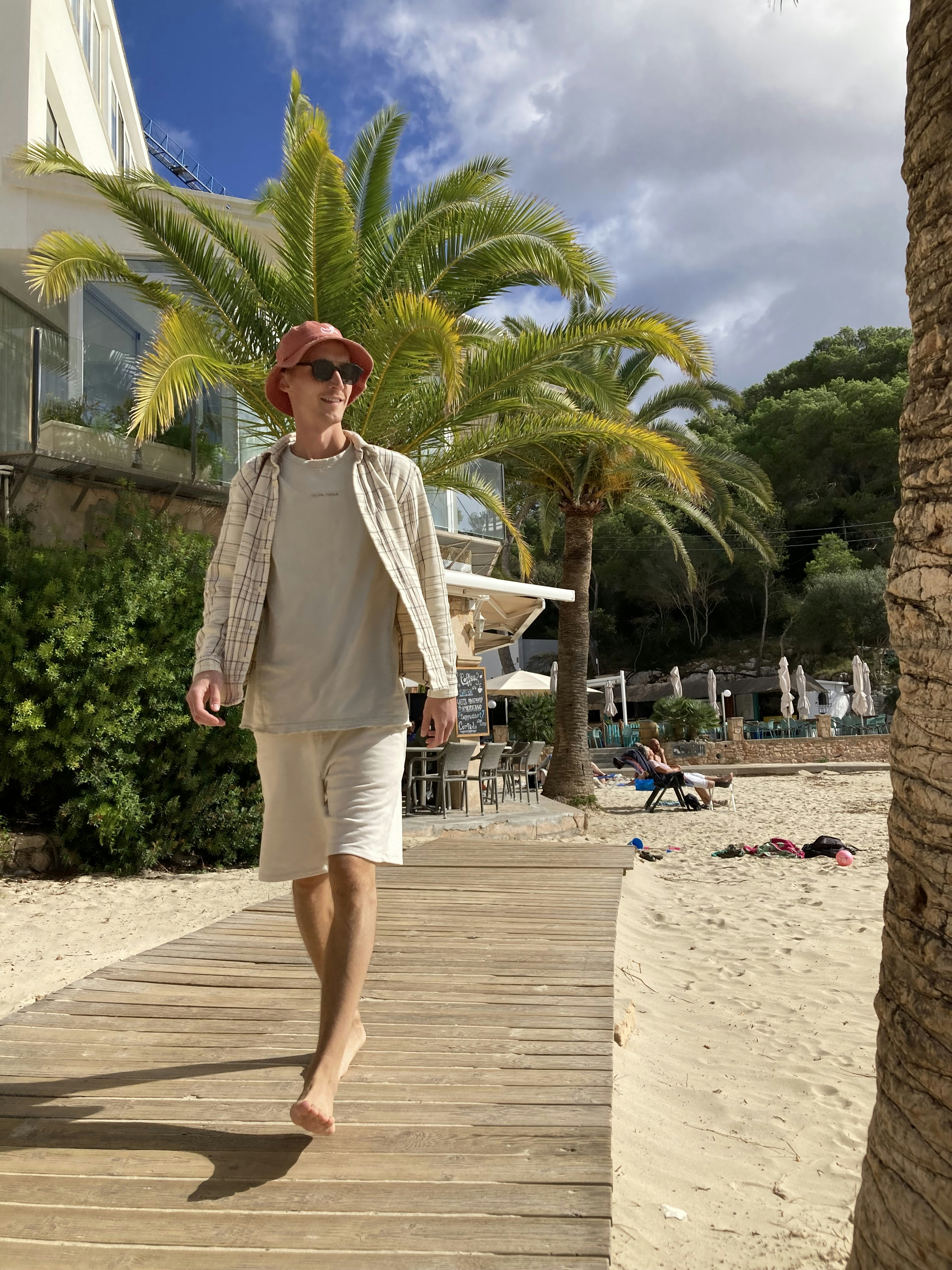 Ve al perfil de Raymond Petrik