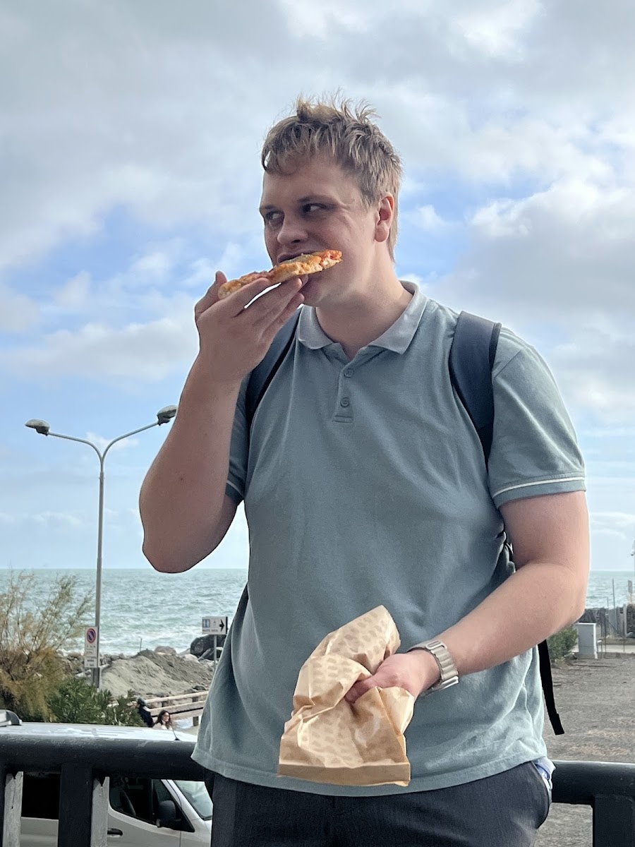 Emil Priver의 프로필로 이동