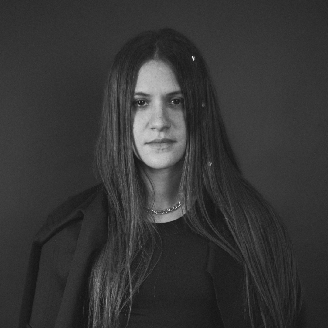 Go to Laryssa Ares's profile