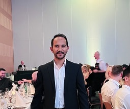 Ve al perfil de Wahid Sadiq