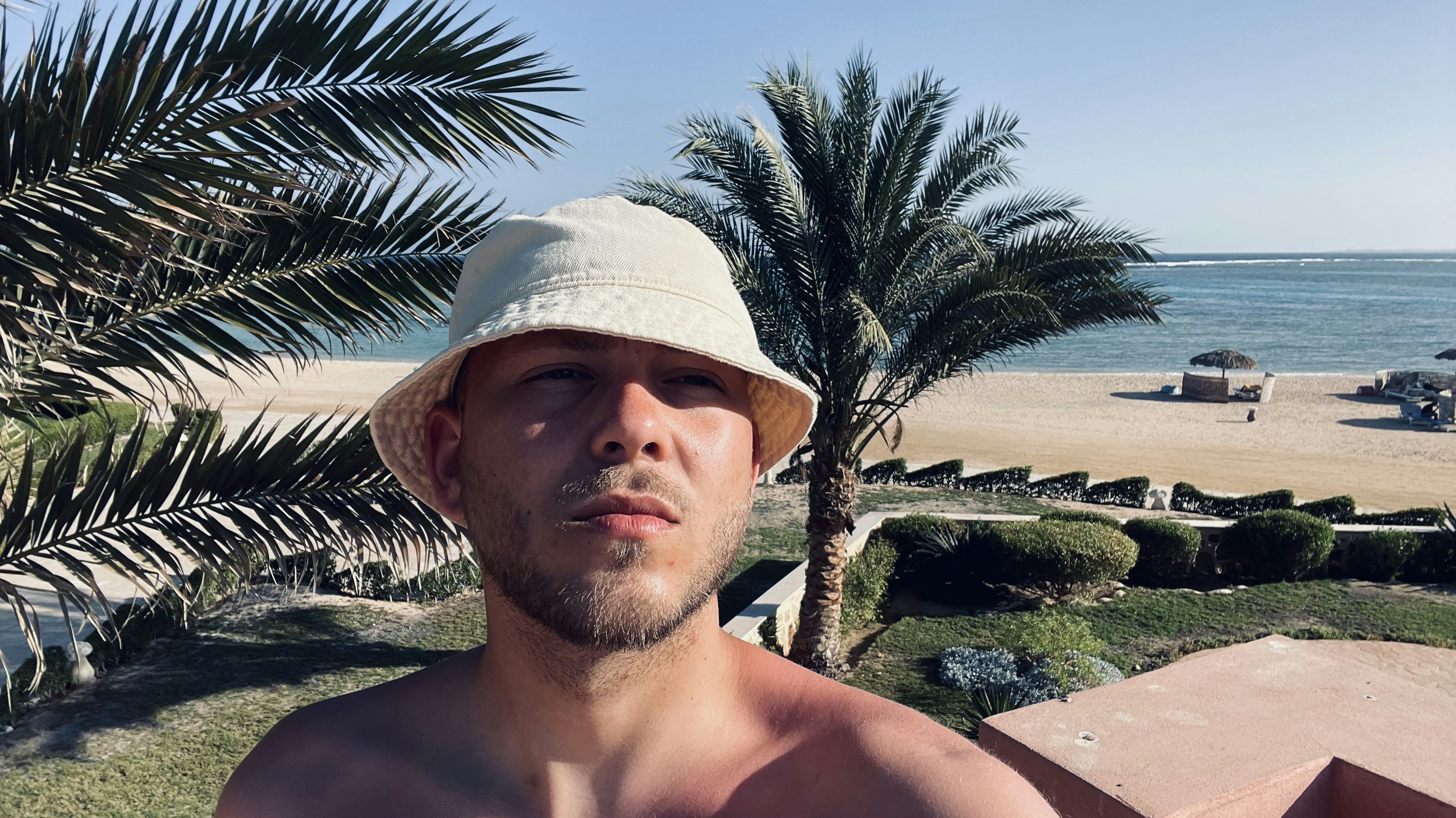 Go to Daniel Helpiansky's profile
