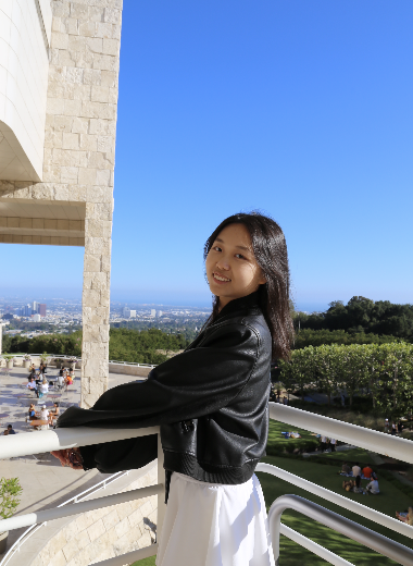 Ve al perfil de Luna Dai