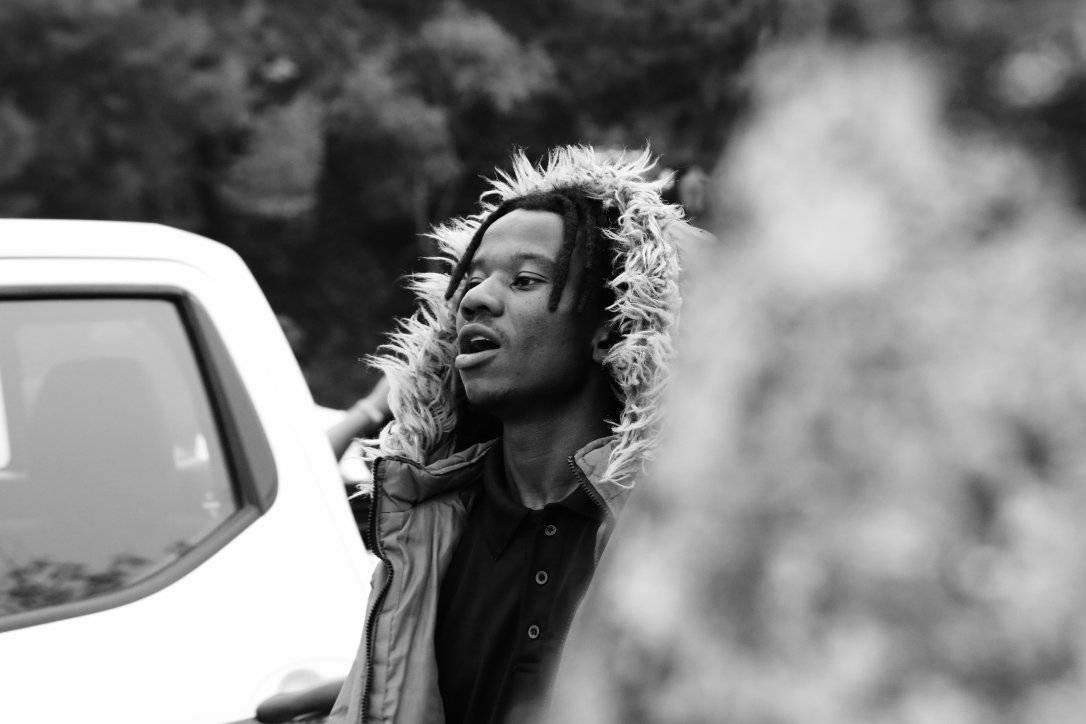 Albert Luphahlaのプロフィールを見る