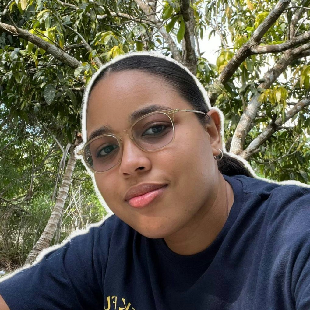 Ve al perfil de Yelitsa Suazo