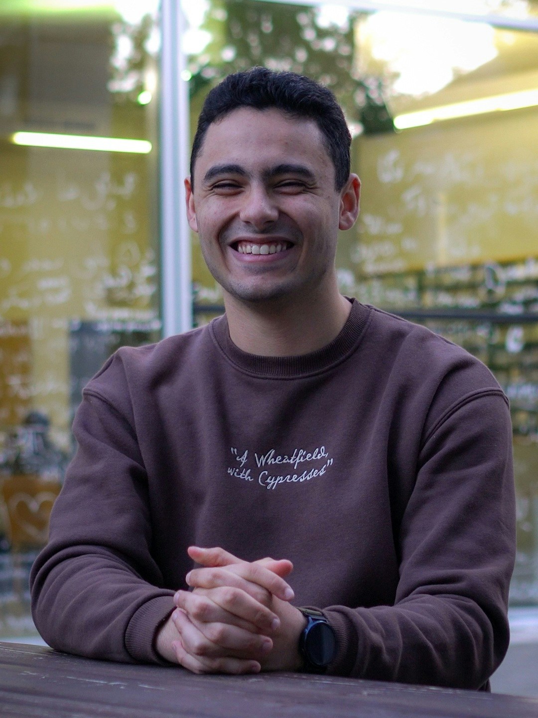 Ve al perfil de Ayoub Chebbi