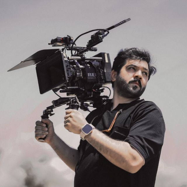 Go to yaser mobarakabadi's profile