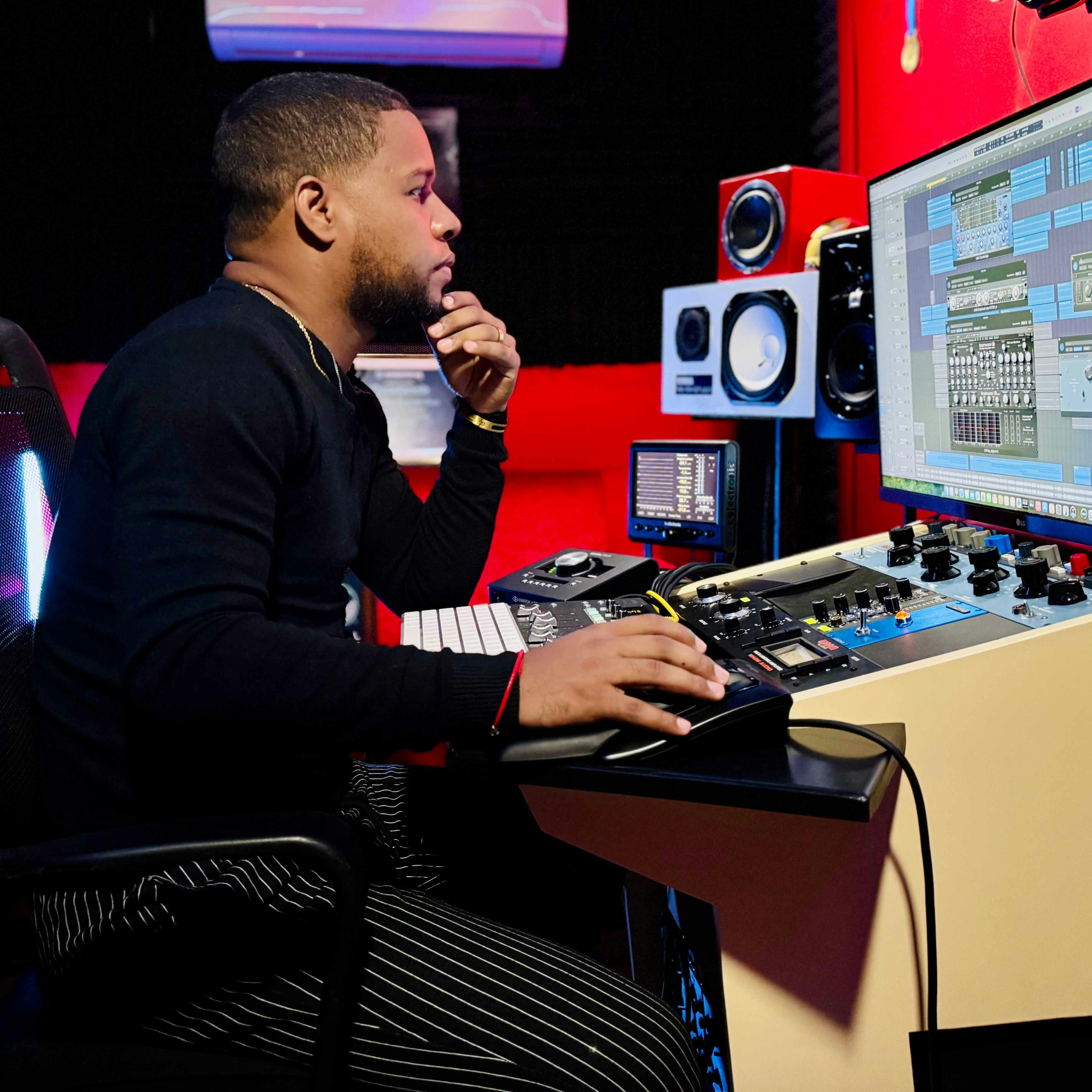 Go to Josué Guzmán's profile