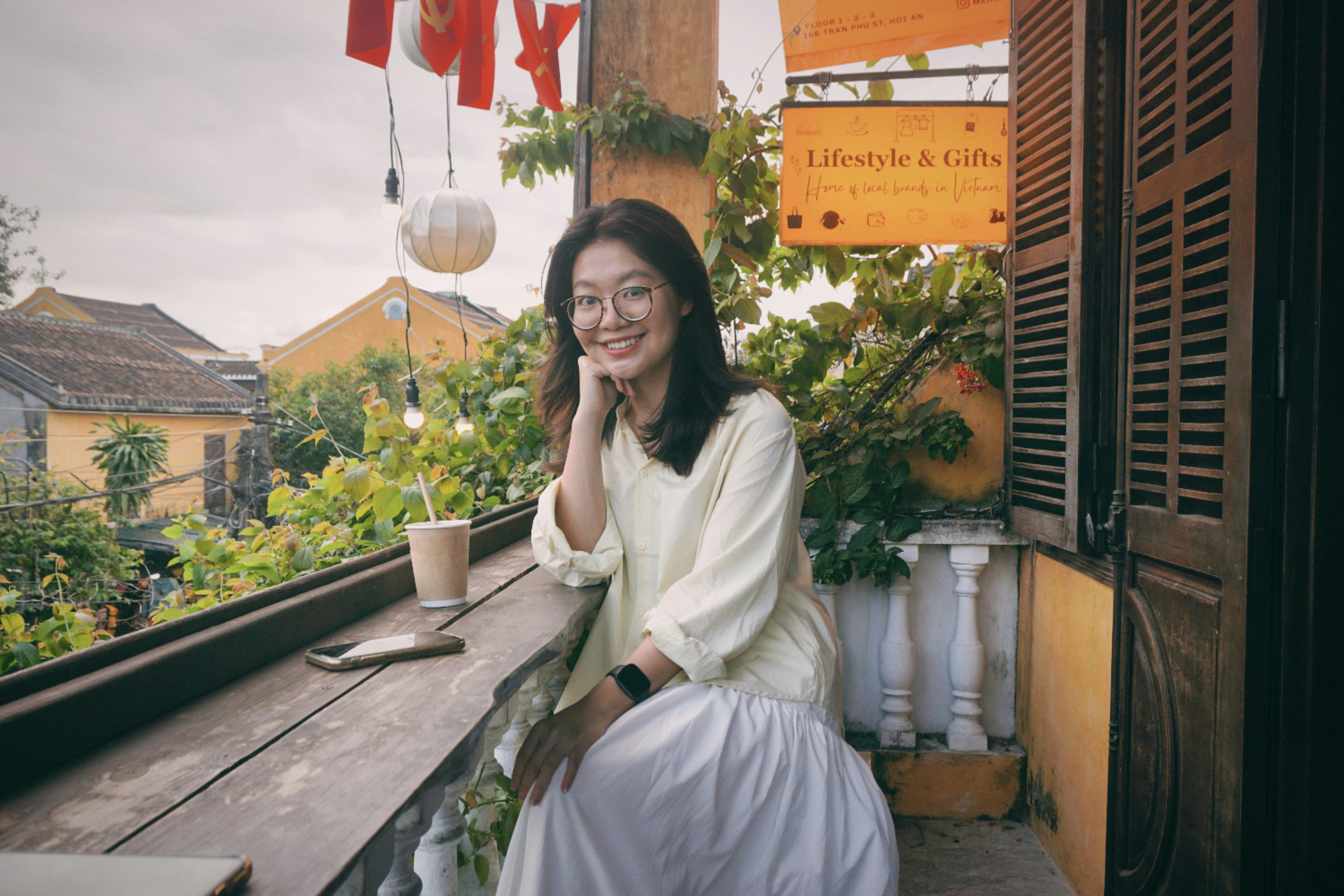 Go to Dieu Huyen Hoang's profile