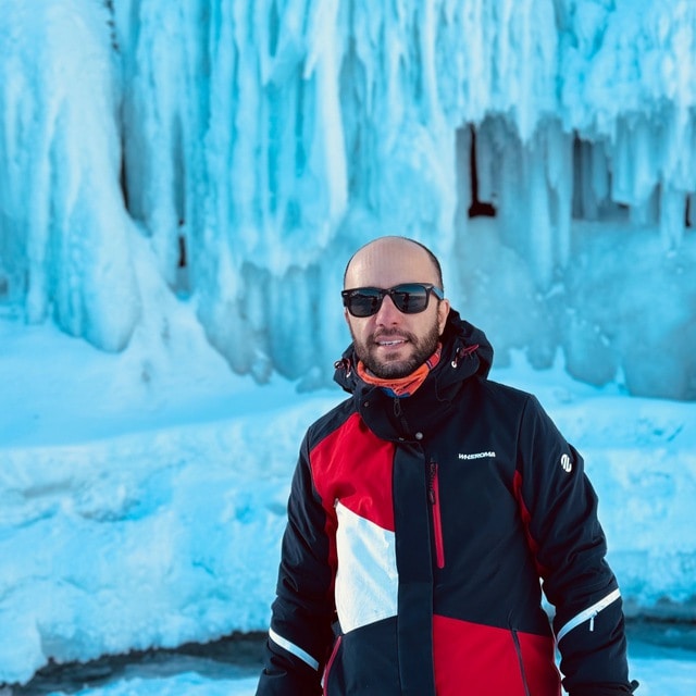 Ve al perfil de Mohammad Eskandari