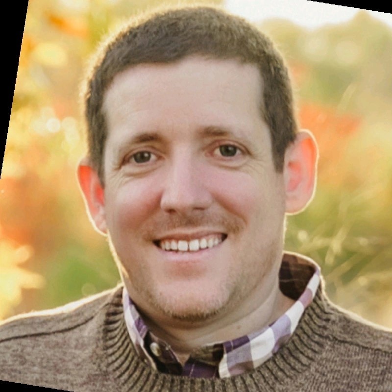 Ve al perfil de Alvaro Montoro