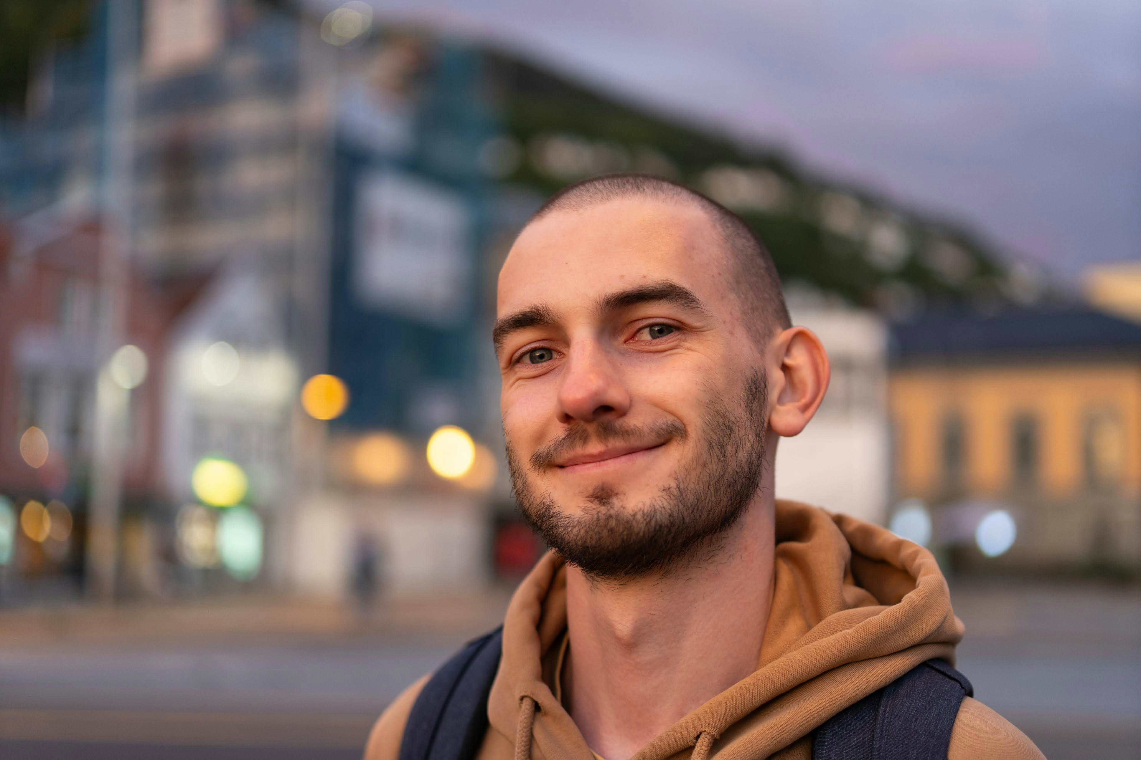 Simon Landmannのプロフィールを見る