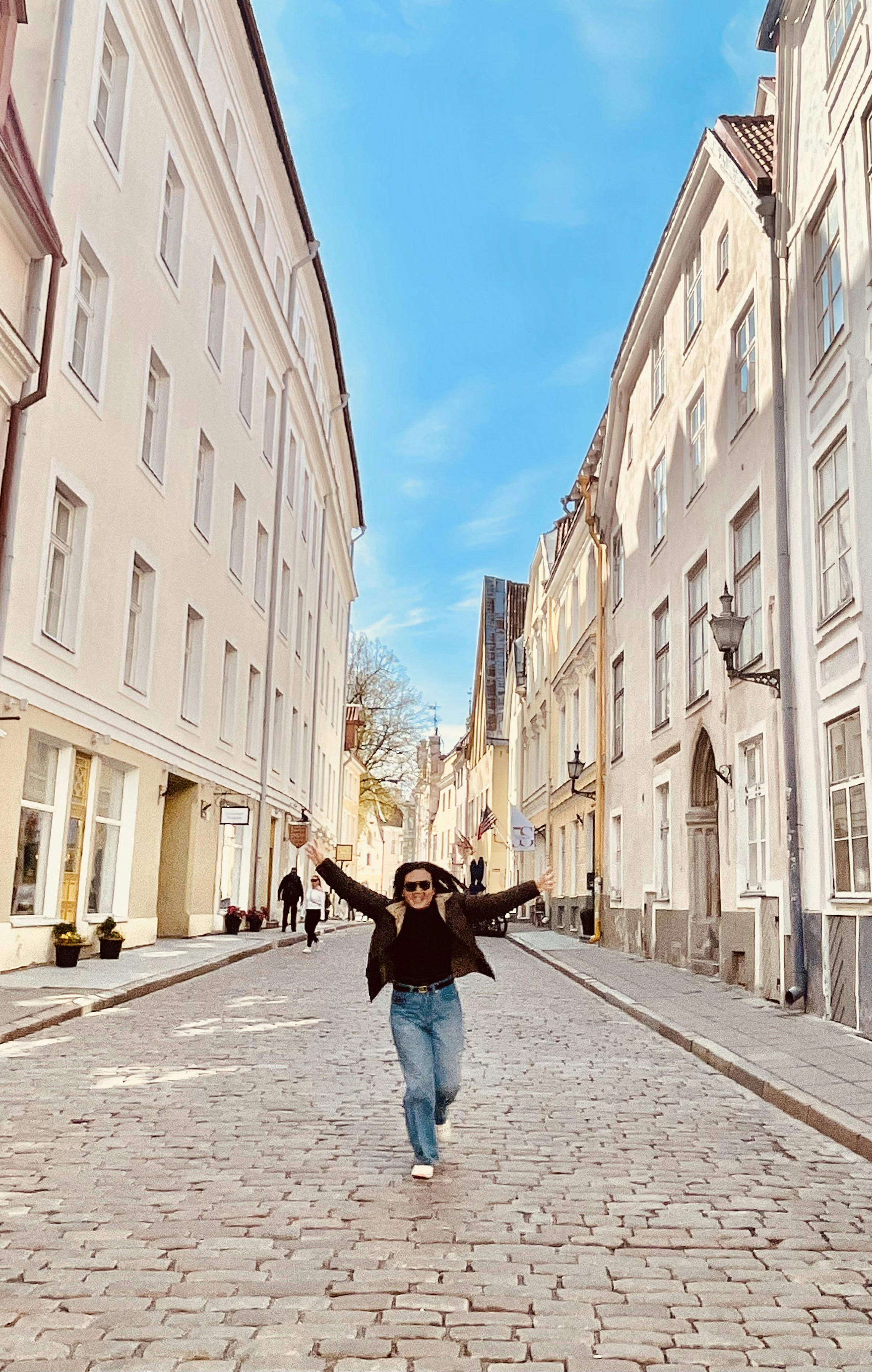 Go to Elle inlom's profile