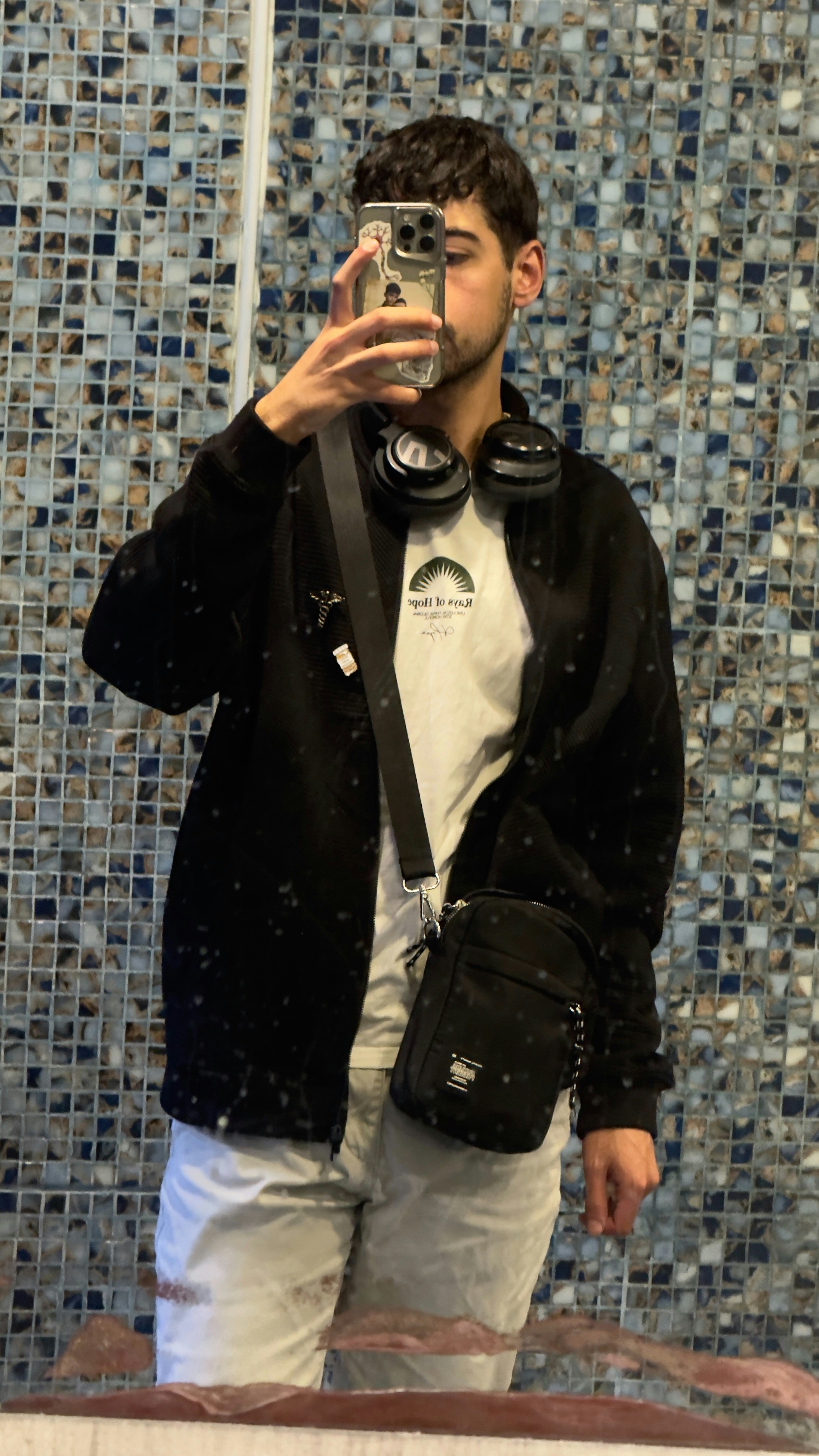 Go to Hallem Hm's profile