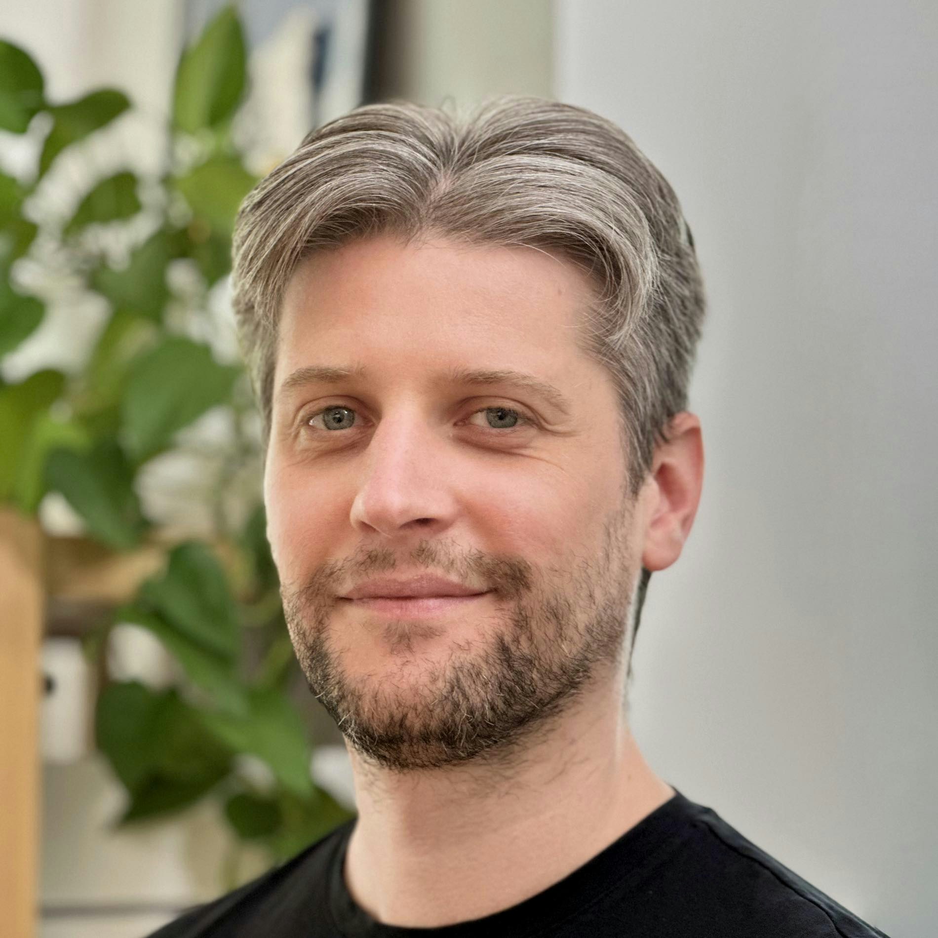 Go to Wolfgang Mair's profile