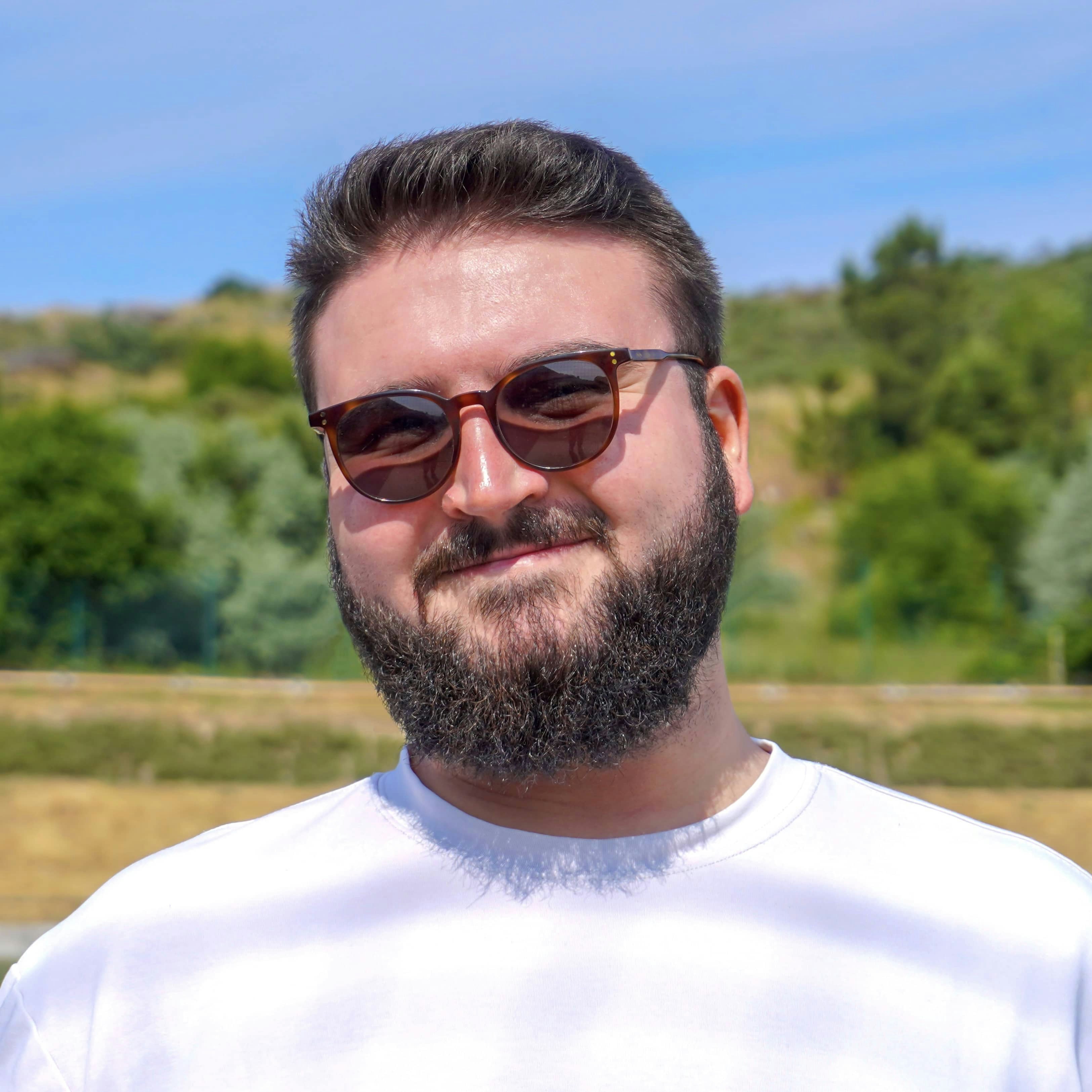 Go to Rui Guilherme Rodrigues's profile