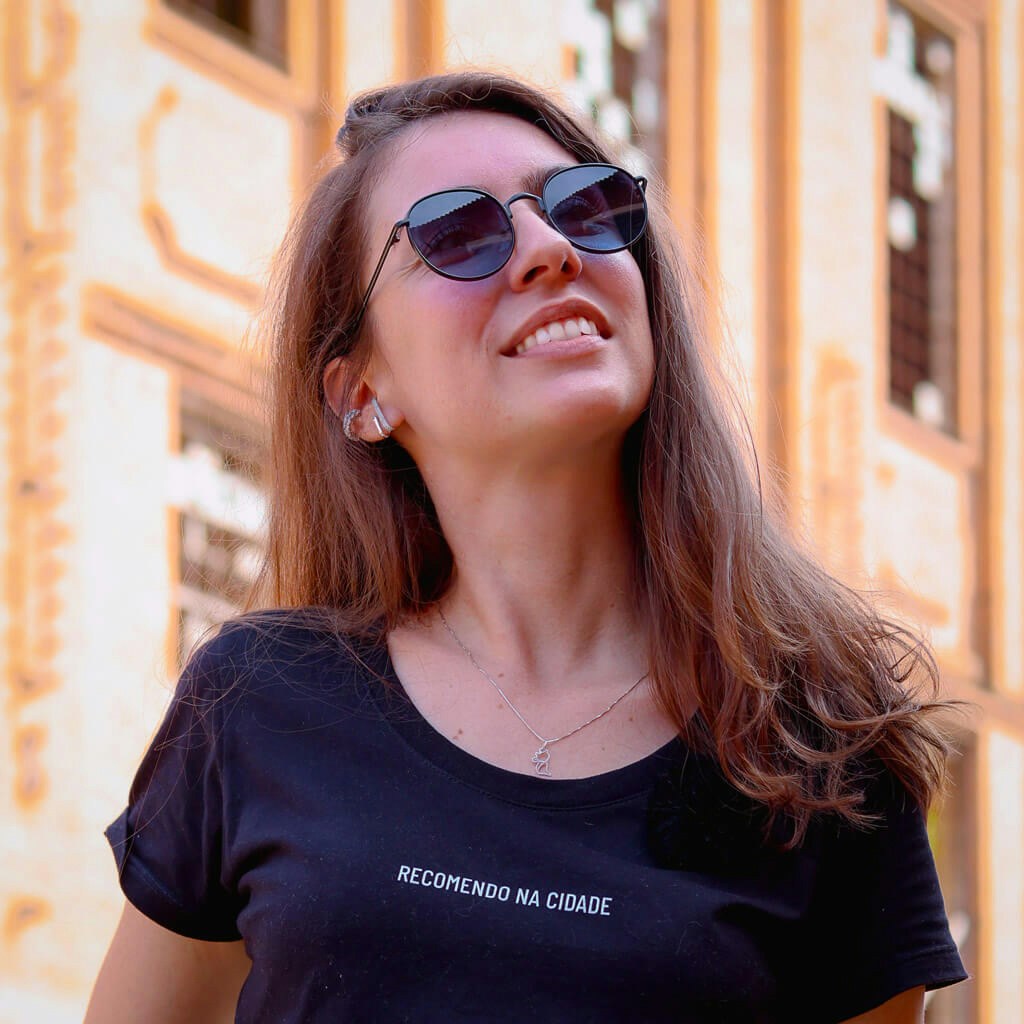 Go to Renata Moraes's profile