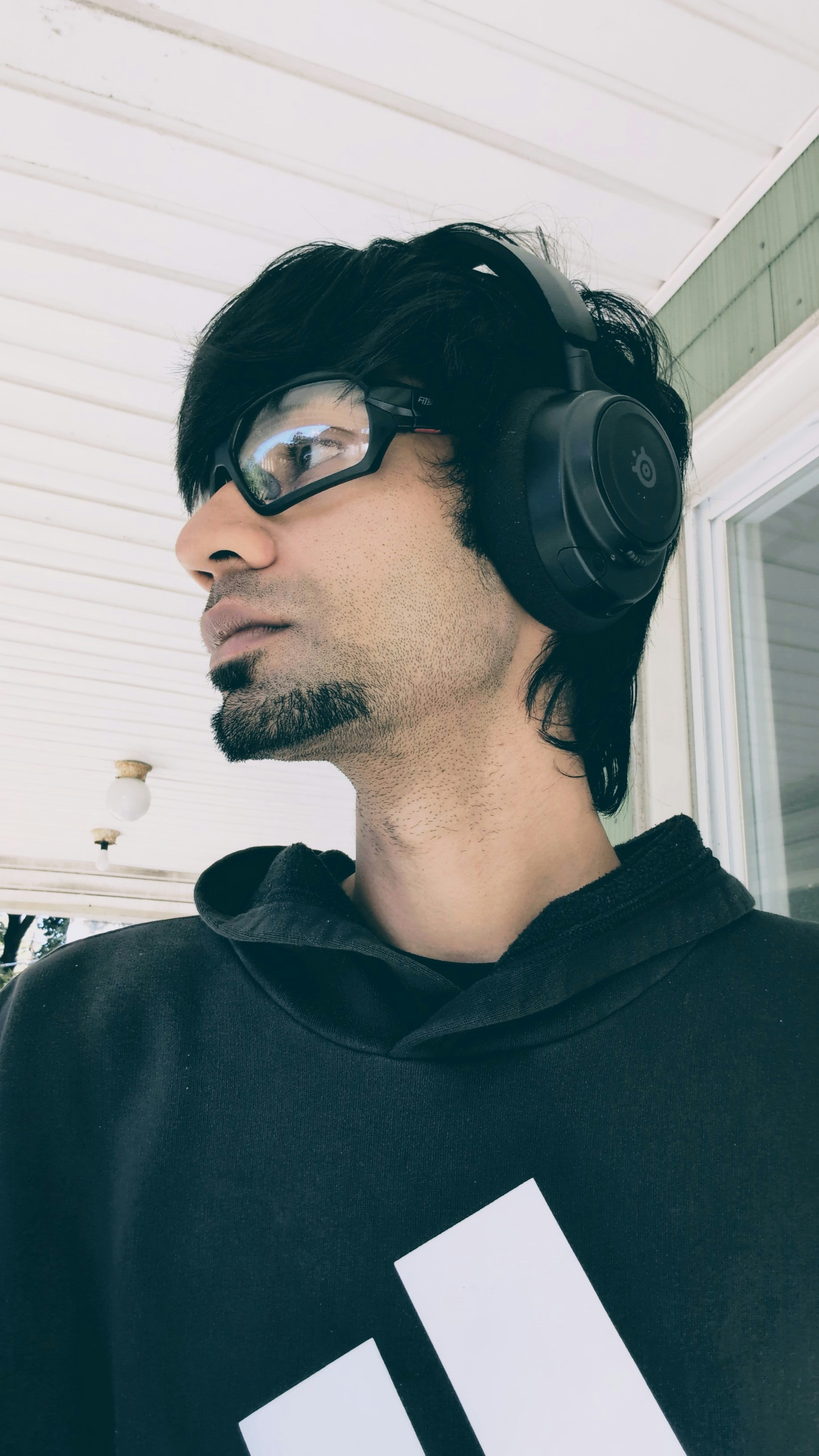 Zum Profil von Vivek V