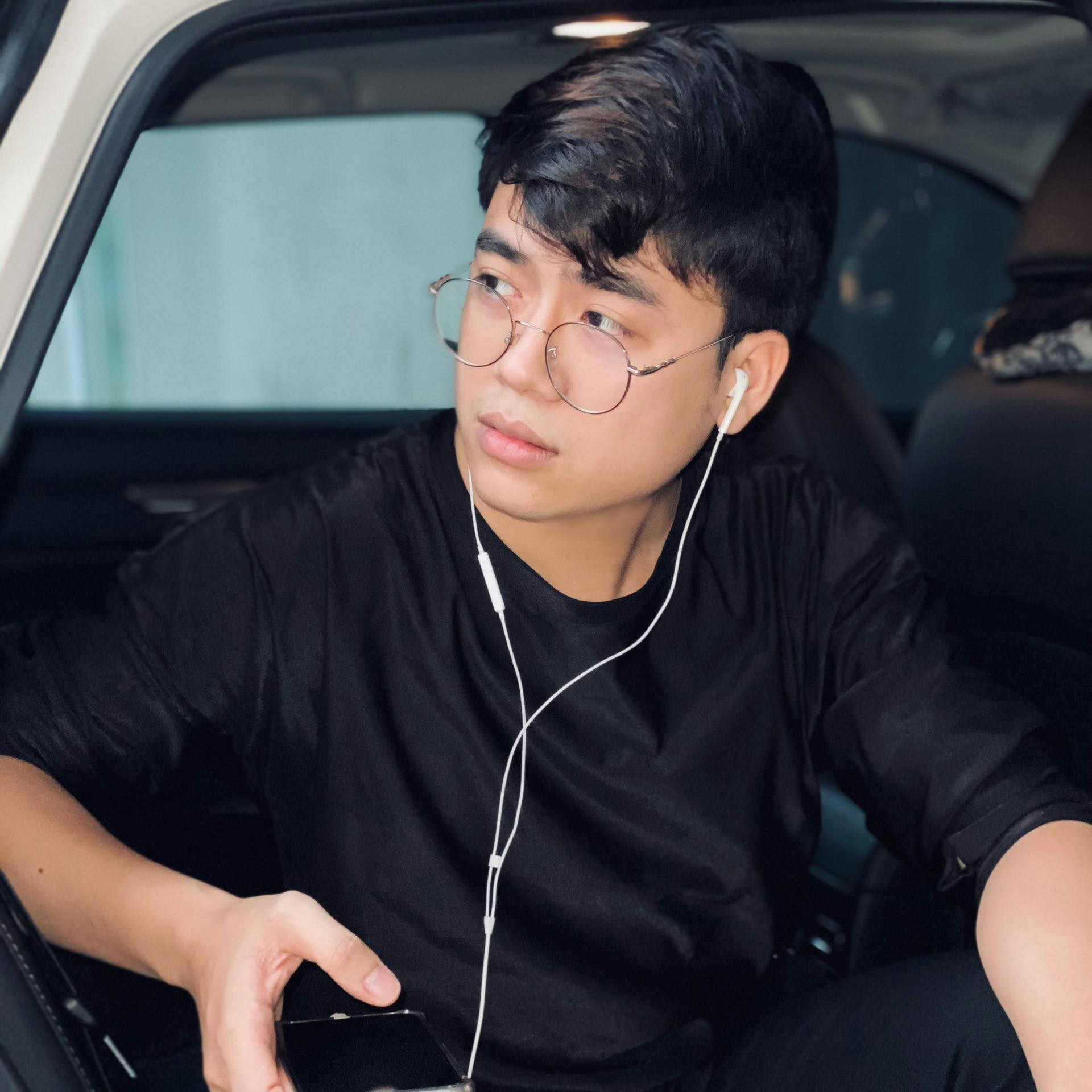 Go to Thuan Tran's profile