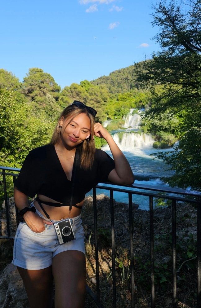 Go to Danielle Thompson's profile