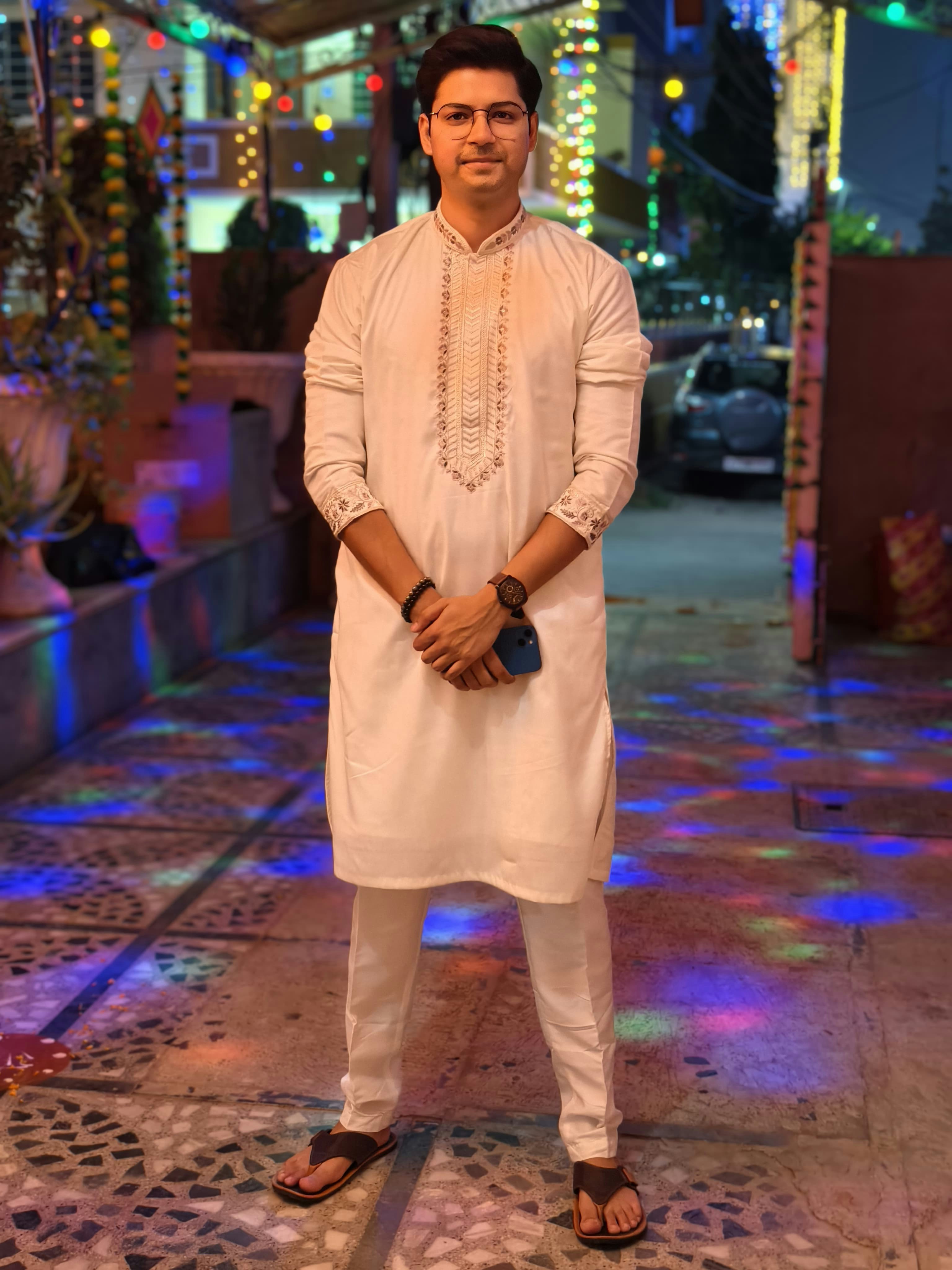 Buka profil Aayush Saxena