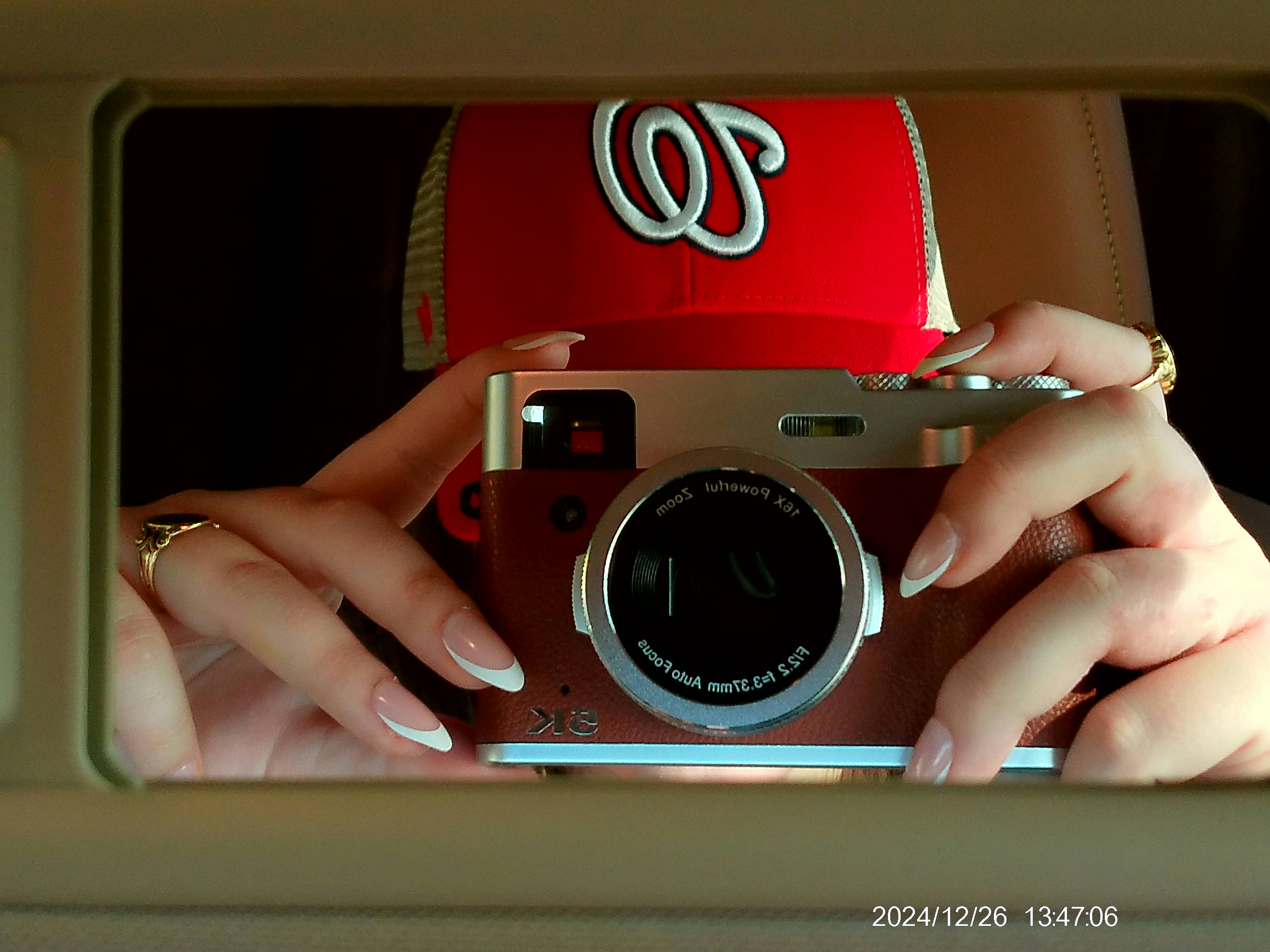 Ve al perfil de Ella Wimer