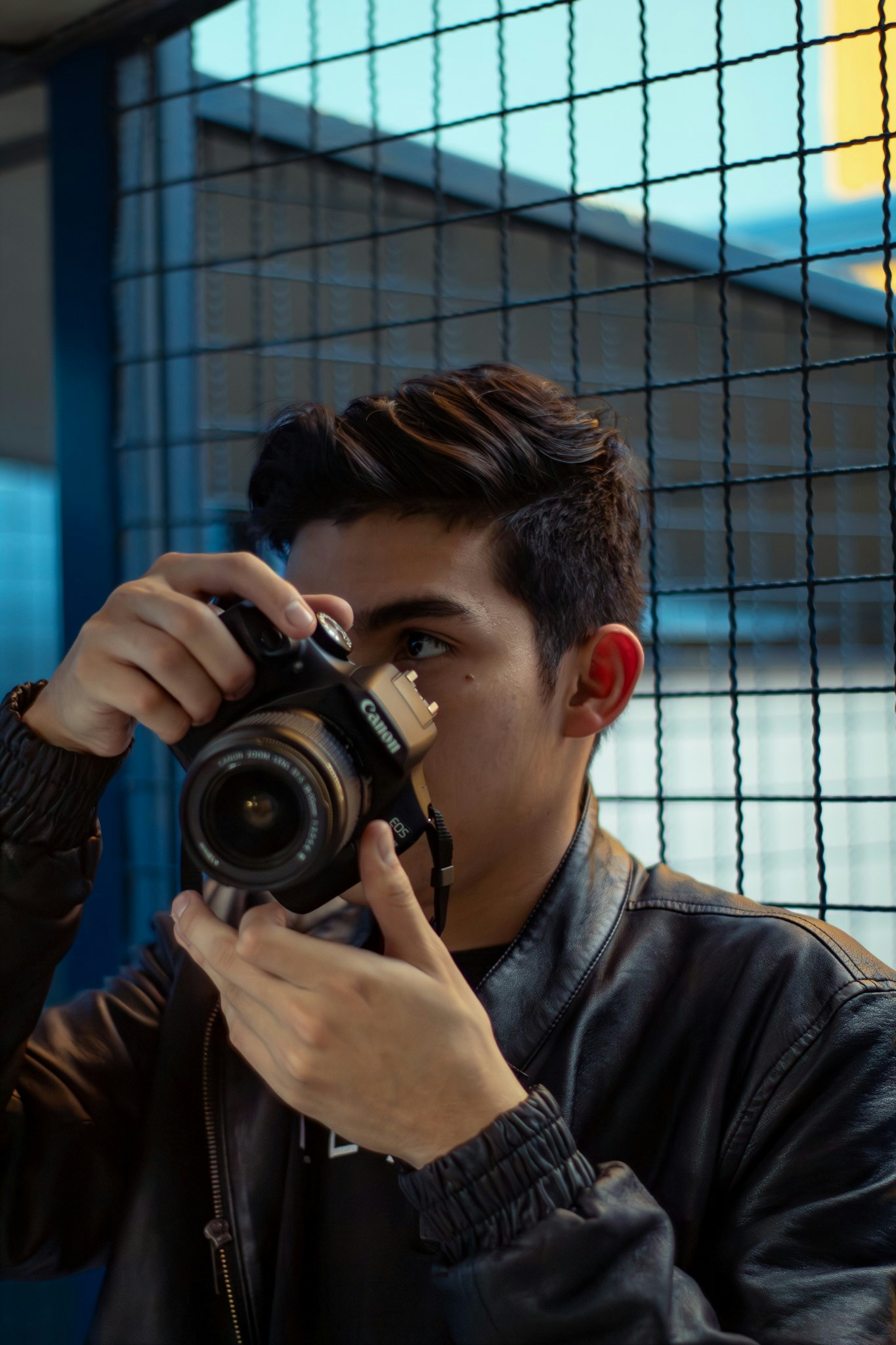 Ve al perfil de Israel Alfaro