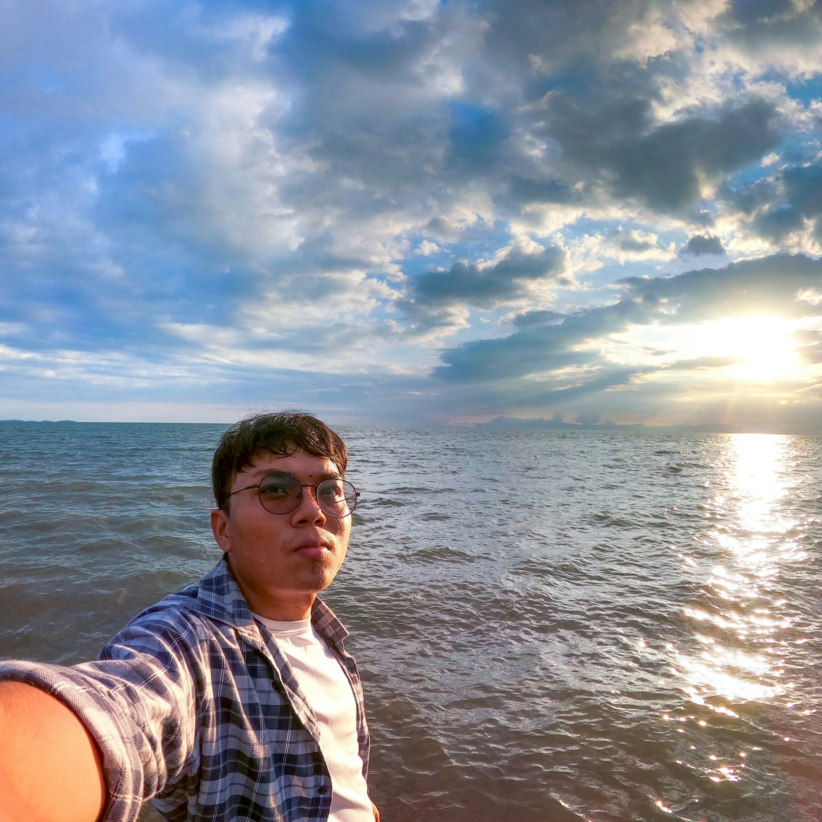 Thoeun Ratanaのプロフィールを見る