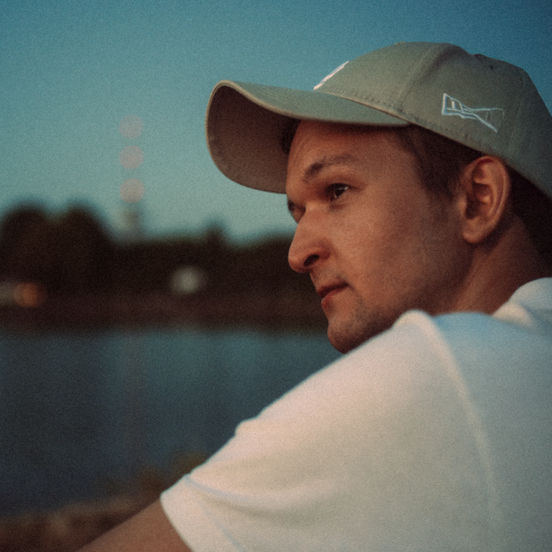 Go to Lukas Zischke's profile