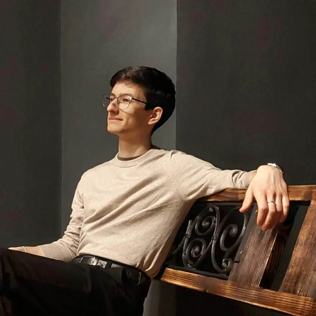 Botond Czappのプロフィールを見る