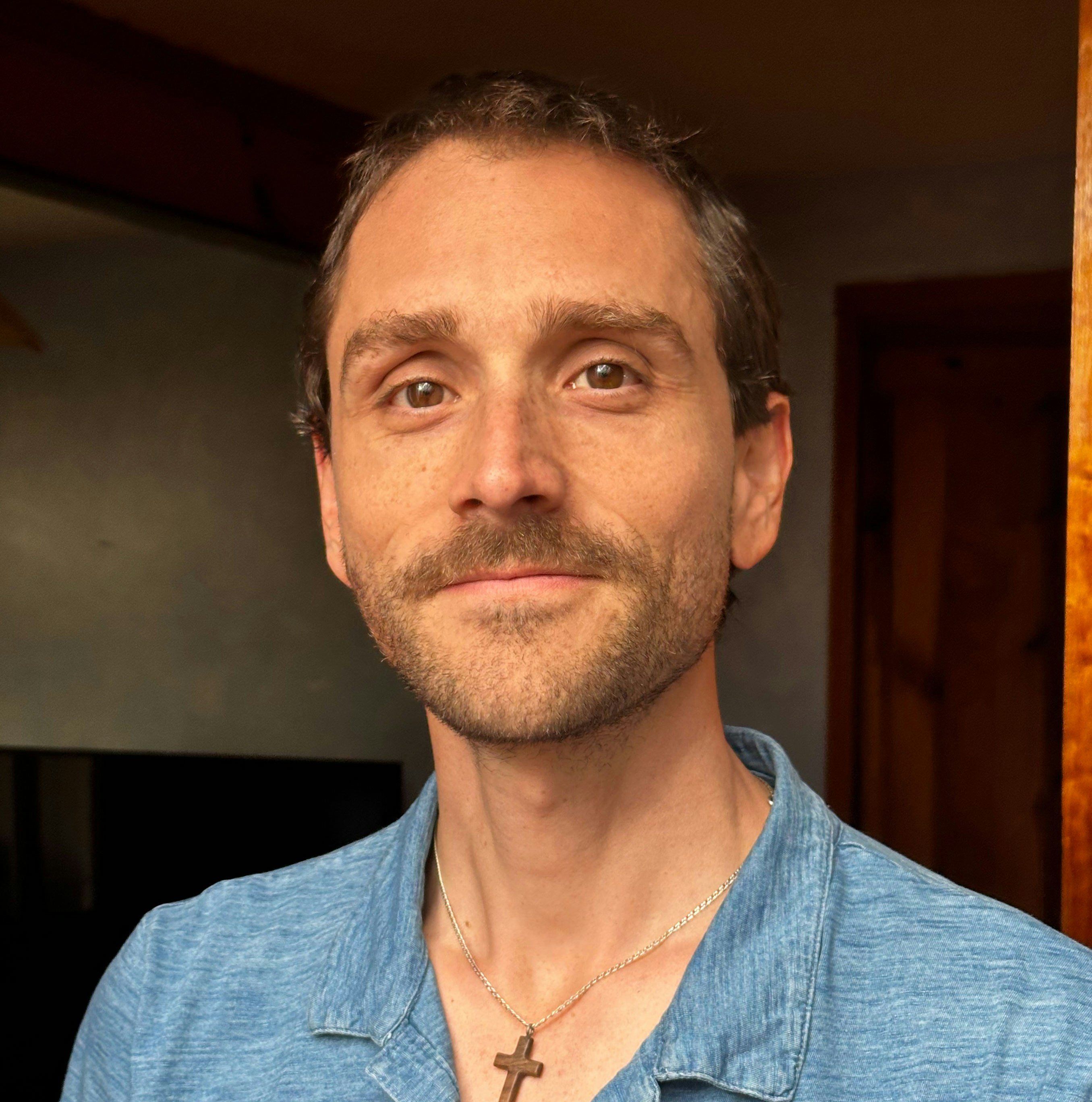 Enrique Vidal Flores의 프로필로 이동