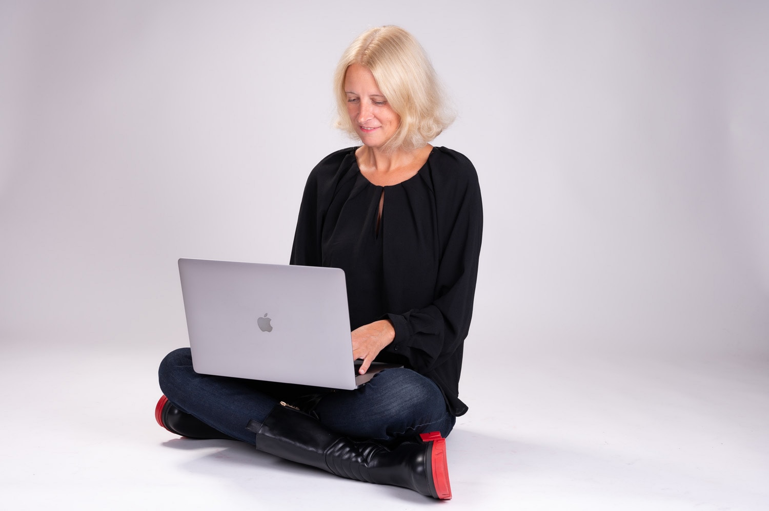 Go to Maja Ray's profile