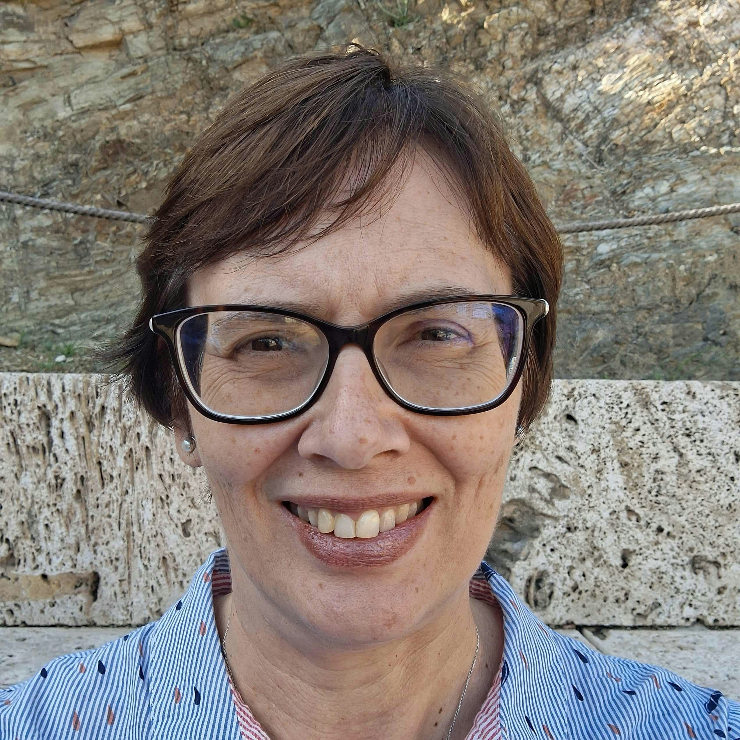 Vicky Simのプロフィールを見る