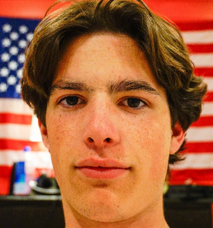 Ir para o perfil de Lucas