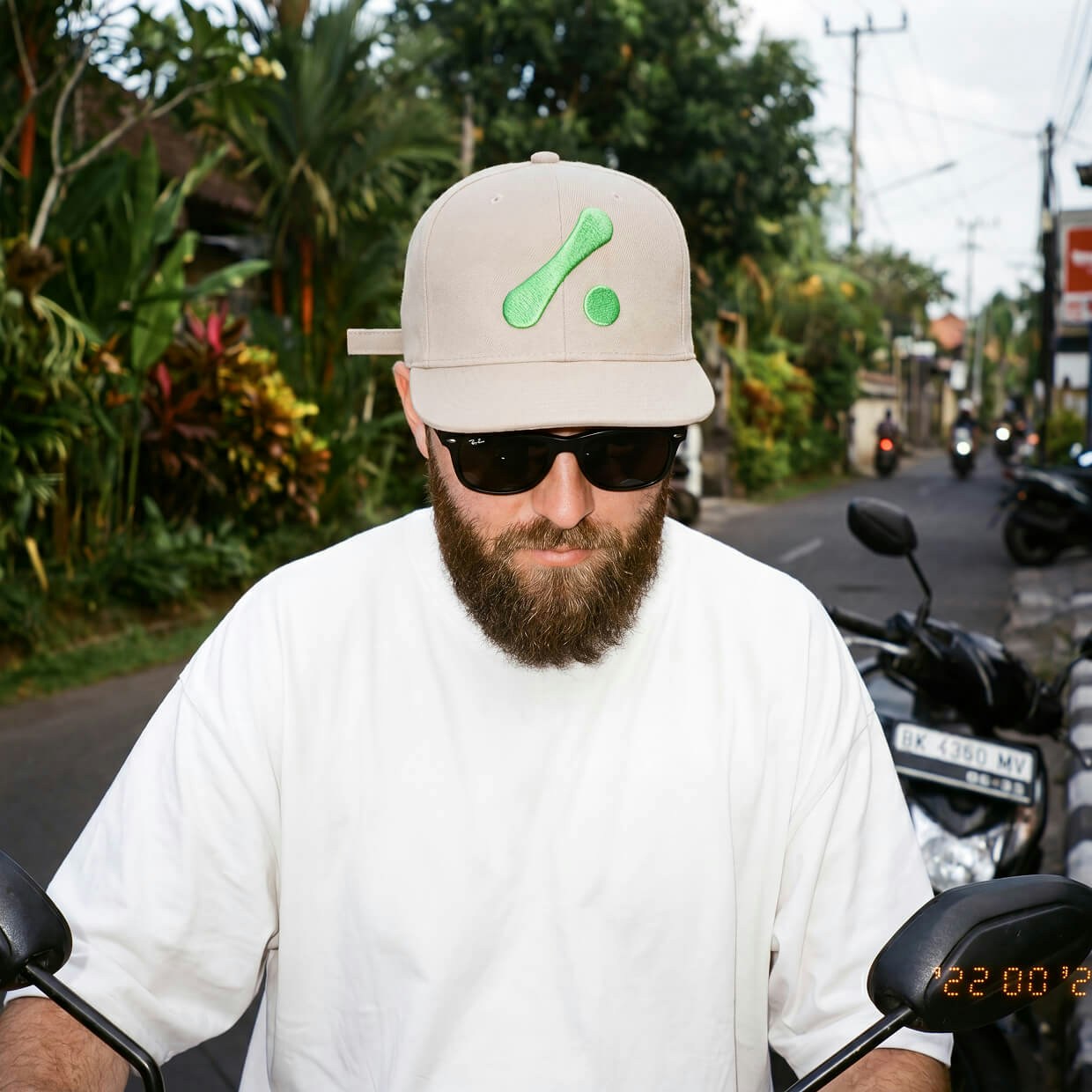 Buka profil D Galifianakis
