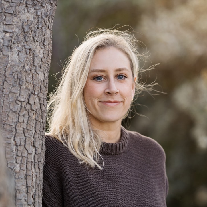 Buka profil Raelle Cameron