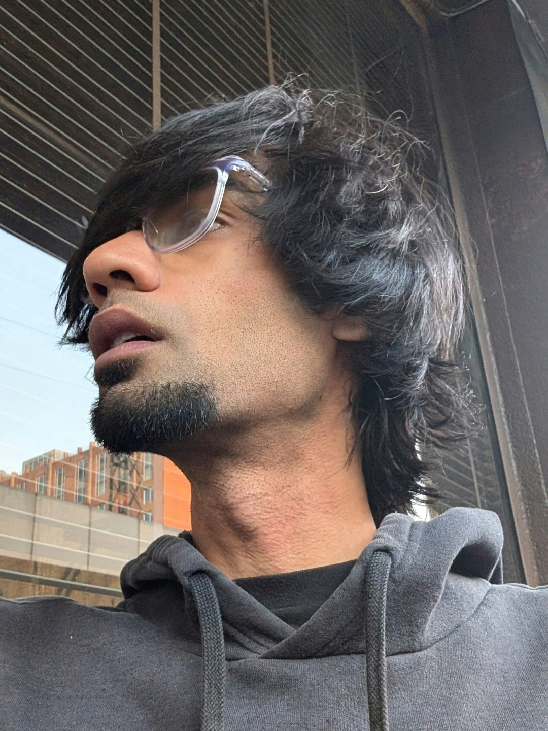 Buka profil Vivek V