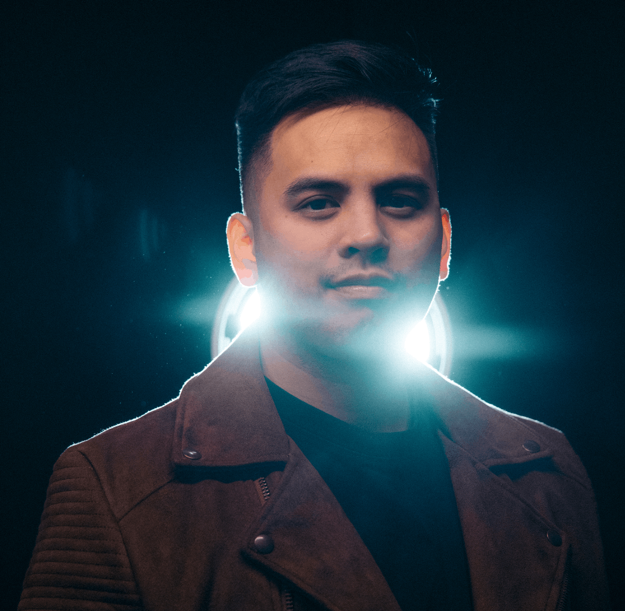 Ir para o perfil de Van Mendoza