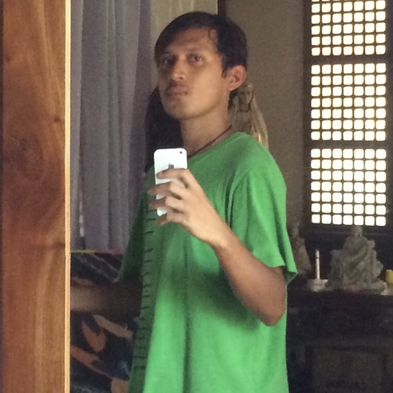 Buka profil Lhar Capili
