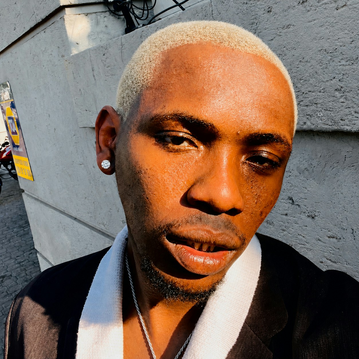 Zum Profil von Andrea Qoqonga