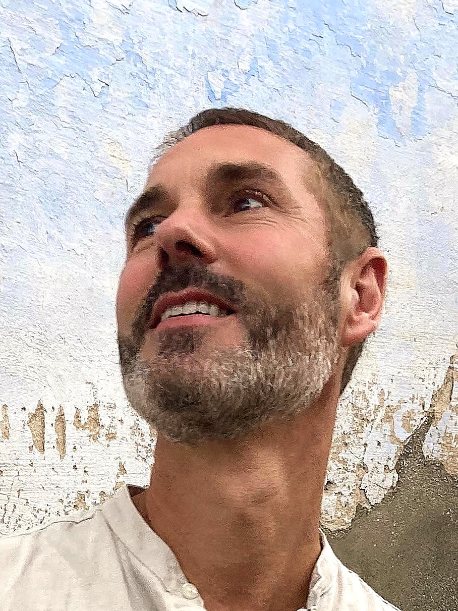 Ve al perfil de Thomas Lamb