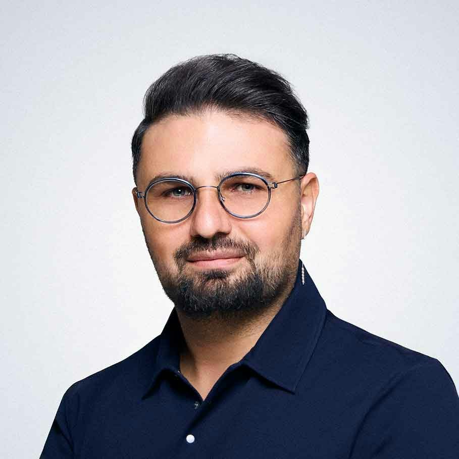 Accéder au profil de Adem AY