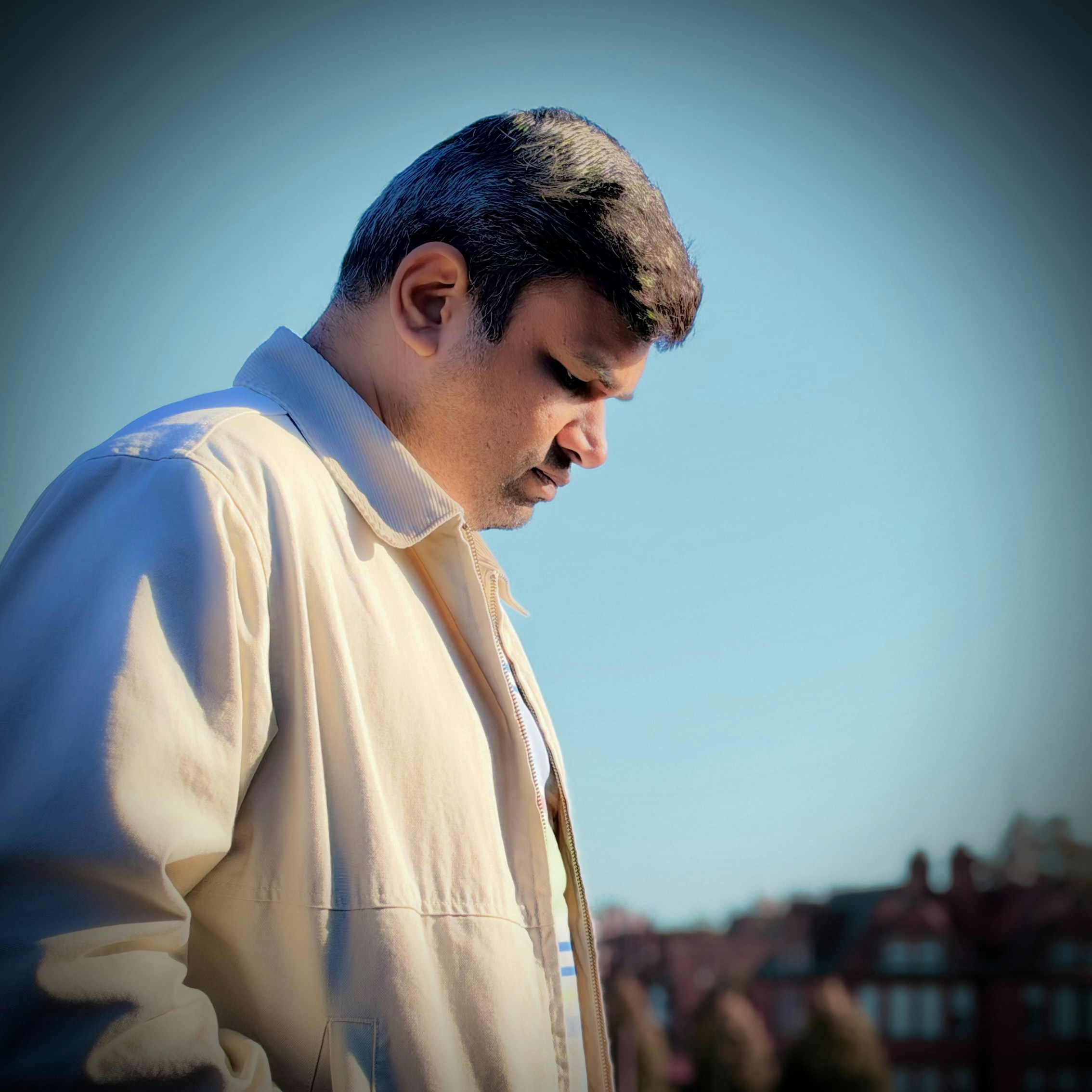 Vedanth Raviのプロフィールを見る