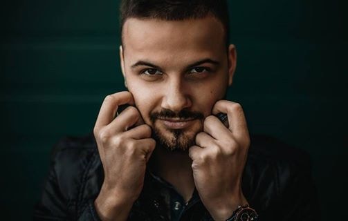 Unsplash profile picture for @at