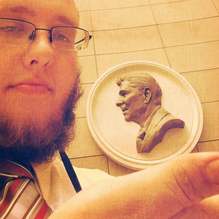 Collin Blattのプロフィールを見る