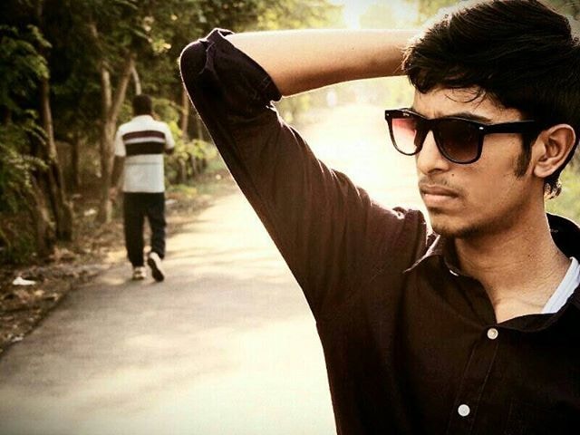 Unsplash profile picture for @queue